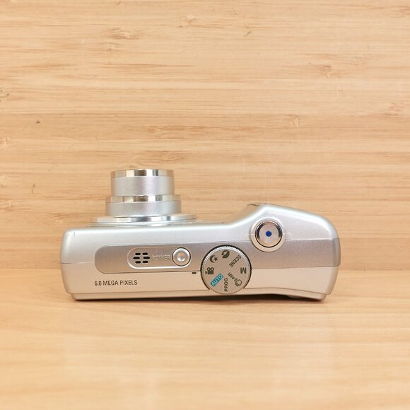 Samsung S630 Digital Camera / 6MP / 3× Zoom / Silver / Tested - Picture 4 of 7